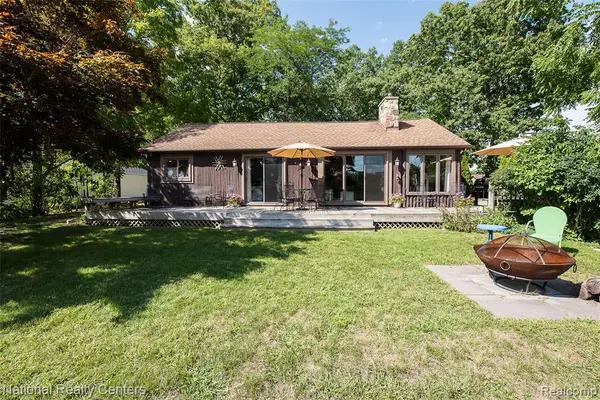 3847 Jackson, White Lake, MI 48383