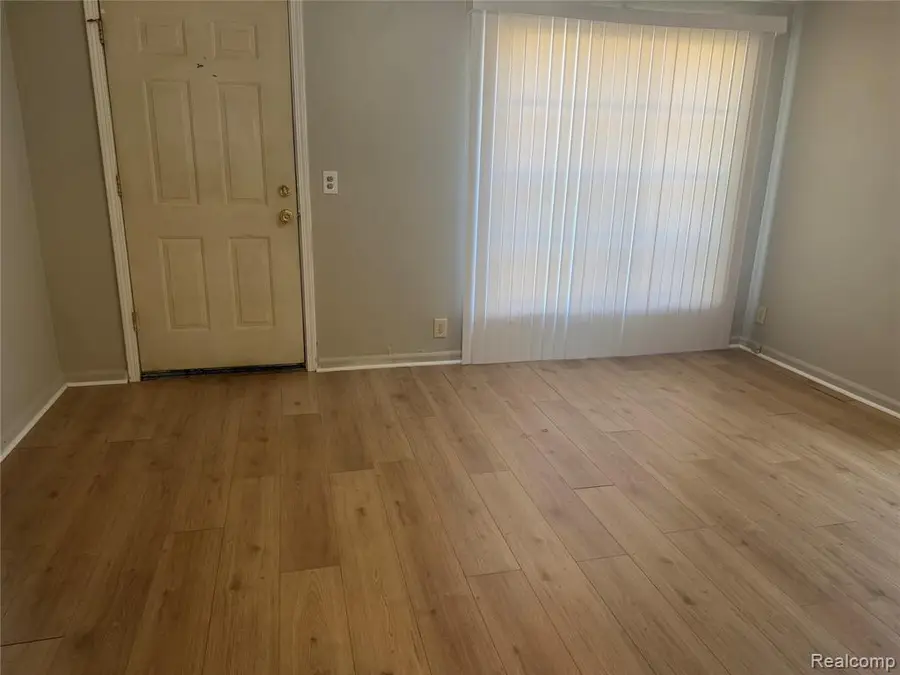 26653 Oakland, Inkster, MI 48141 - #2