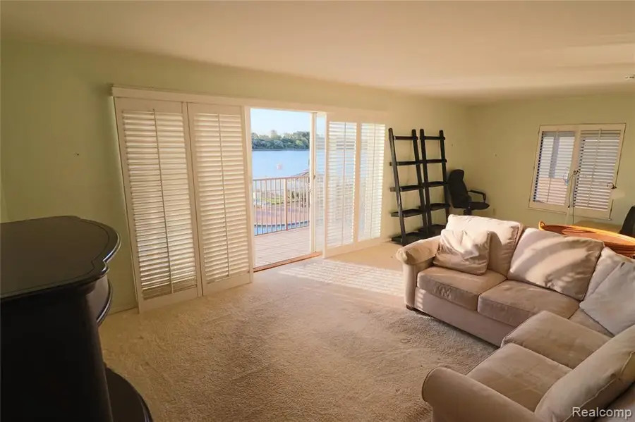 3301 Biddle #2B, Wyandotte, MI 48192 - #3