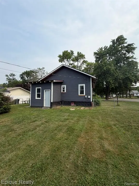 106 Morrell, Yale, MI 48097