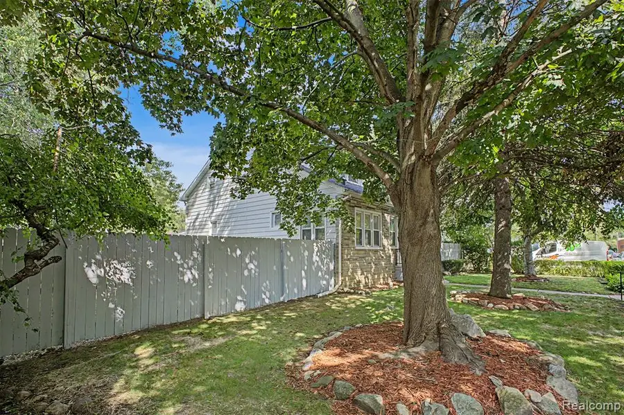 40 W Benson, Ecorse, MI 48229 - #2