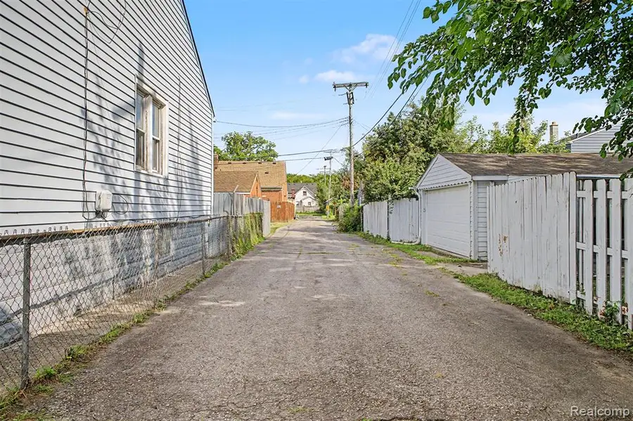 40 W Benson, Ecorse, MI 48229 - #3