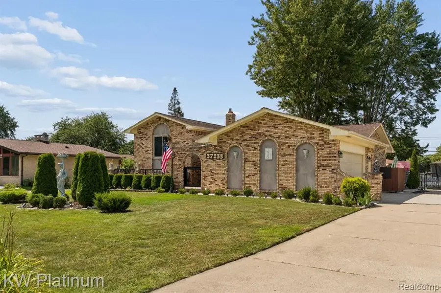 37233 Almont, Sterling Heights, MI 48310 - #3