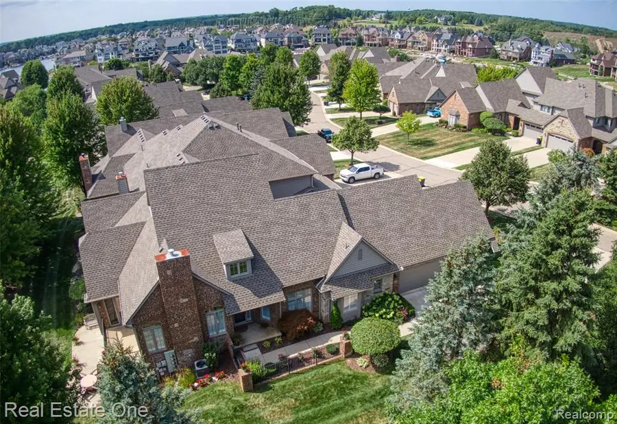 10844 Sparkling Waters, South Lyon, MI 48178 - #3