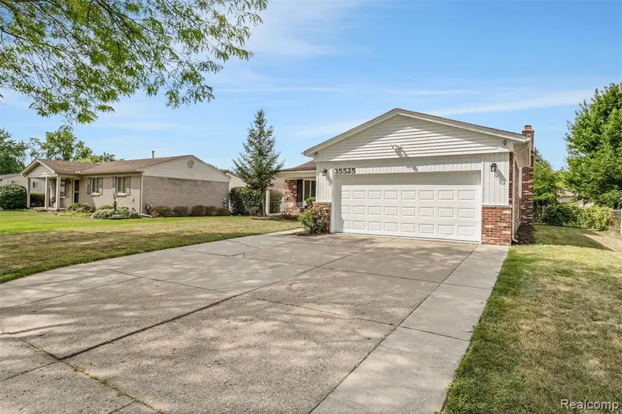 35525 Connecticut, Sterling Heights, MI 48310 - #3