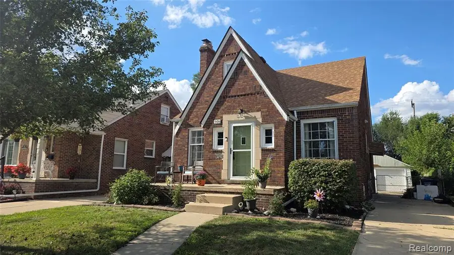 918 New York, Lincoln Park, MI 48146 - #3