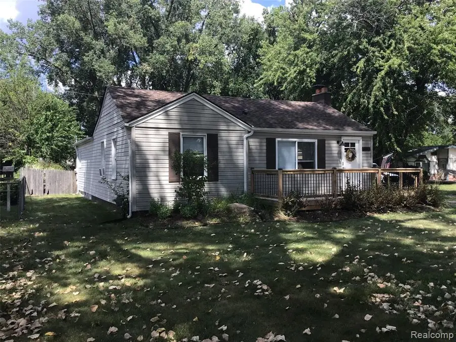 6063 Catalpa, Sterling Heights, MI 48314 - #3