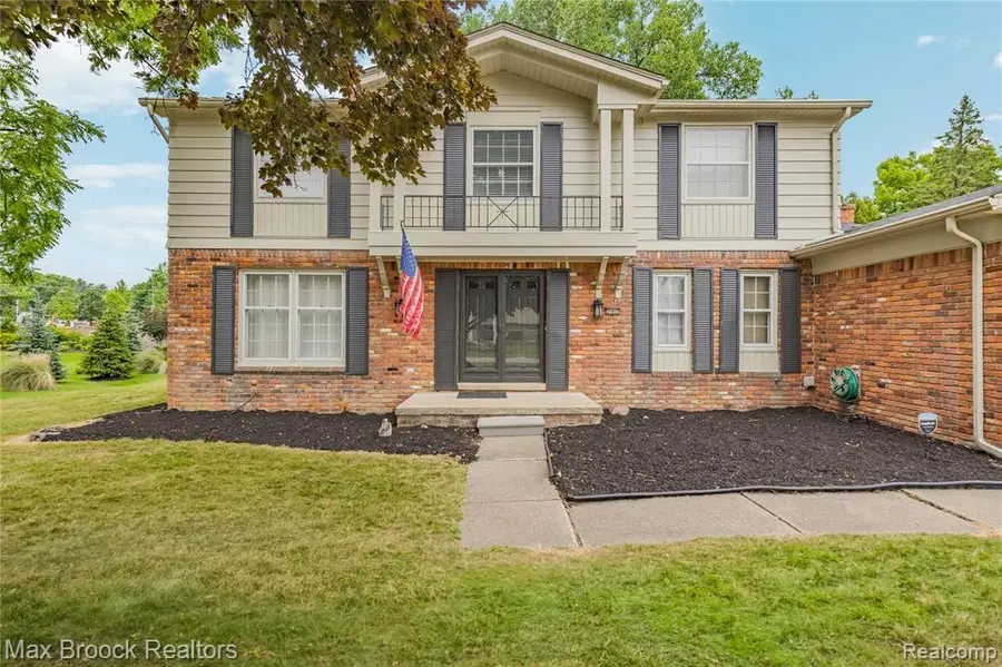 31917 Olde Franklin, Farmington, MI 48334 - #2
