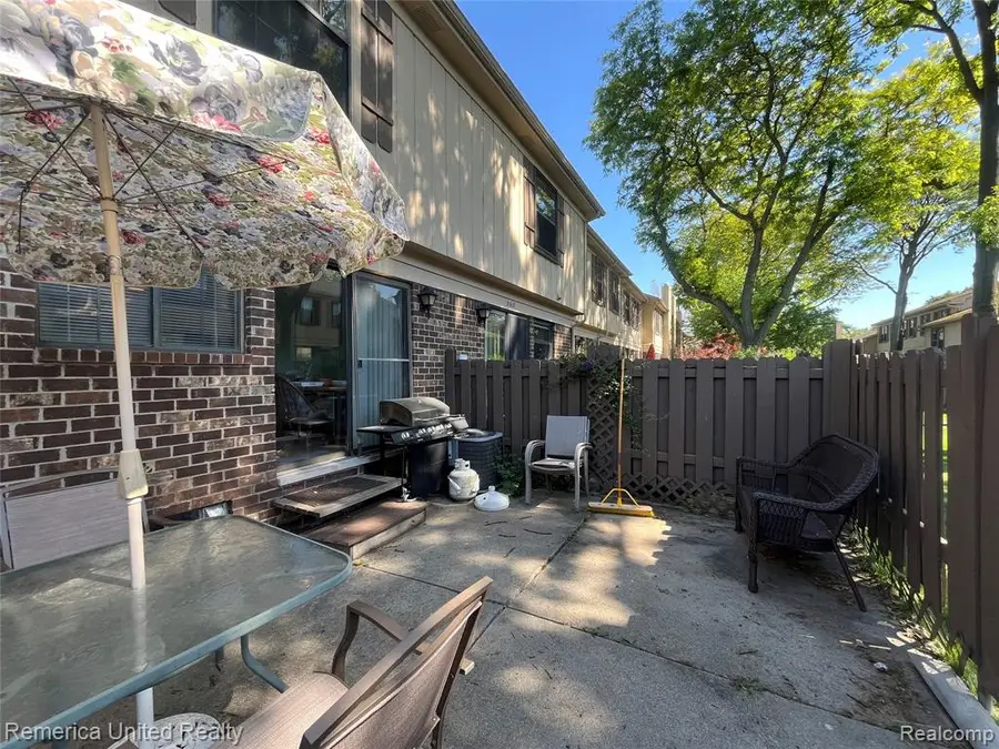 31621 Green Meadow, Warren, MI 48093 - #3