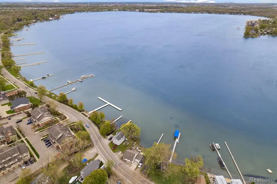 488 Village, Walled Lake, MI 48390 - #3