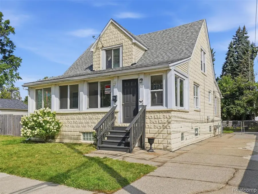30 W Granet, Hazel Park, MI 48030 - #2
