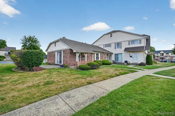 12000 Juniper #16, Grand Blanc, MI 48439