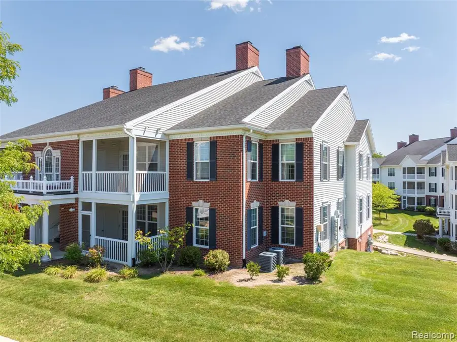 1006 W Summerfield Glen, Ann Arbor, MI 48103 - #2