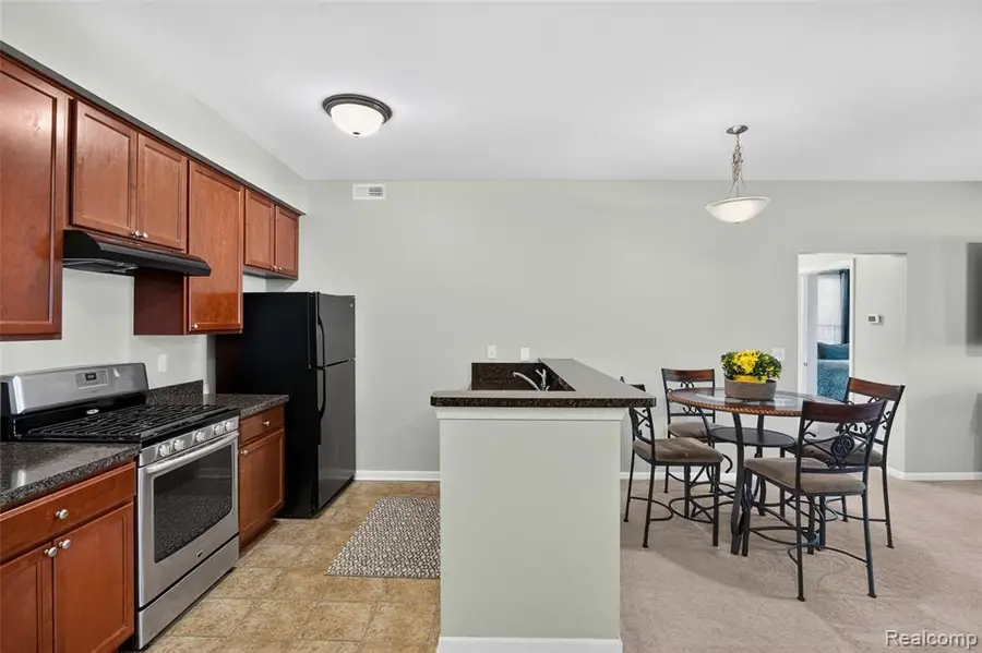 1006 W Summerfield Glen, Ann Arbor, MI 48103 - #3