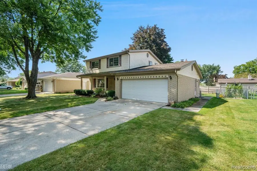 32229 Cambridge, Warren, MI 48093 - #2