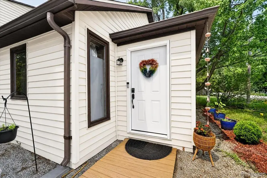 6089 Hardy, East Lansing, MI 48823 - #2