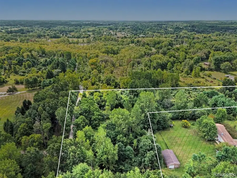 3195 E Pillar, Whitmore Lake, MI 48189 - #2