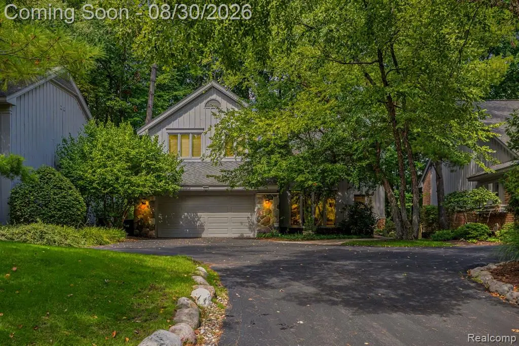 4901 Fairway Ridge, West Bloomfield, MI 48323 - #1