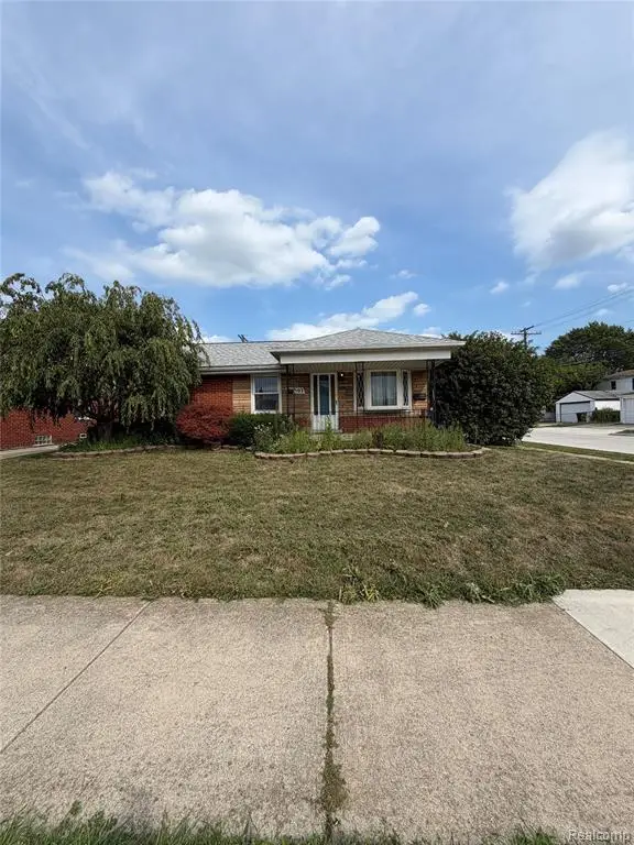 28302 Edward, Roseville, MI 48066 - #2