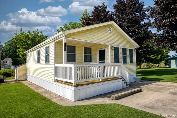 7122 Ben Franklin, Lexington, MI 48450