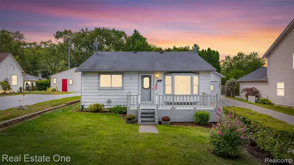 4470 Bethune, West Bloomfield, MI 48323