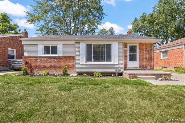 6735 Whitby, Garden City, MI 48135