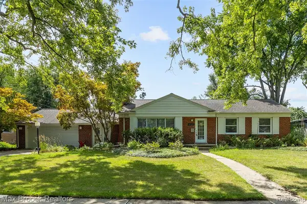 18135 Kinross, Beverly Hills, MI 48025
