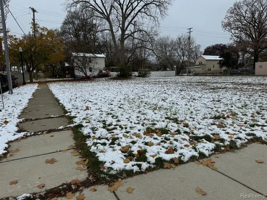 720 S Martin Luther King Jr Dr, Jackson, MI 49203 - #3