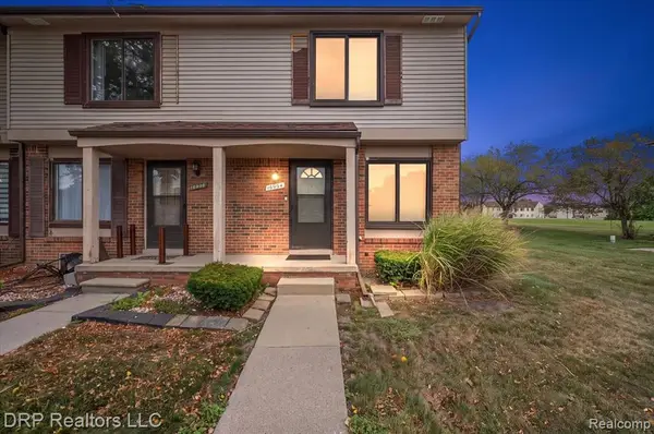 16994 Kingsbrooke, Clinton Township, MI 
