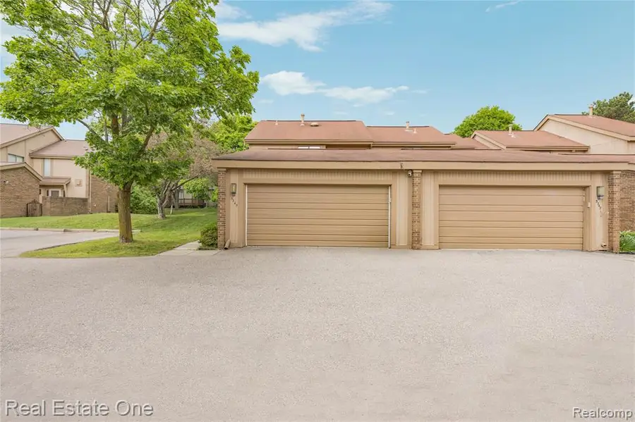 5345 Wright, West Bloomfield, MI 48322 - #2