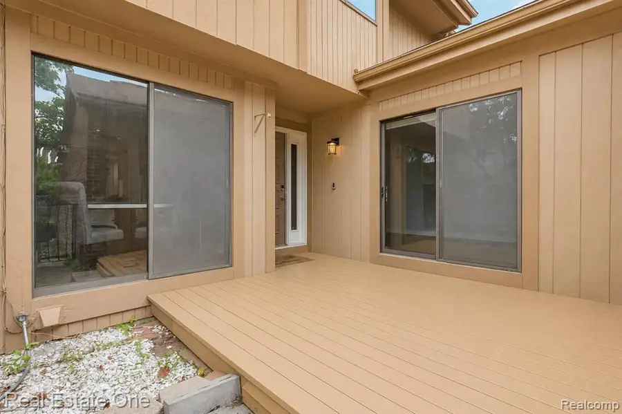 5345 Wright, West Bloomfield, MI 48322 - #3