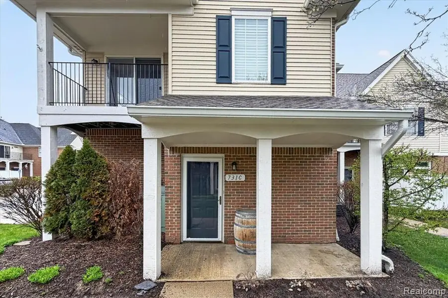 731 Amberly #C, Waterford, MI 48328 - #3