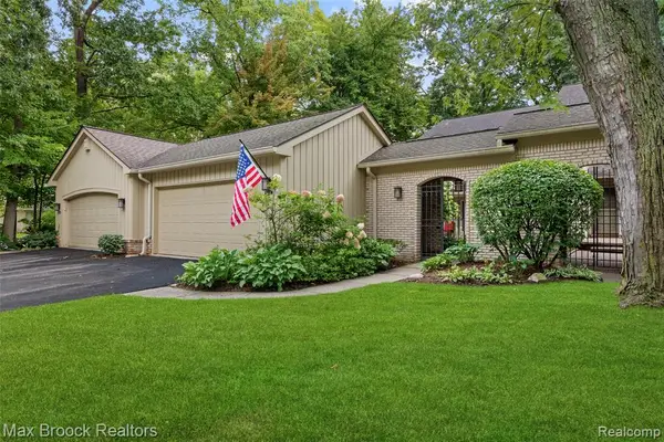 1188 Glenpointe, Bloomfield Hills, MI 48304
