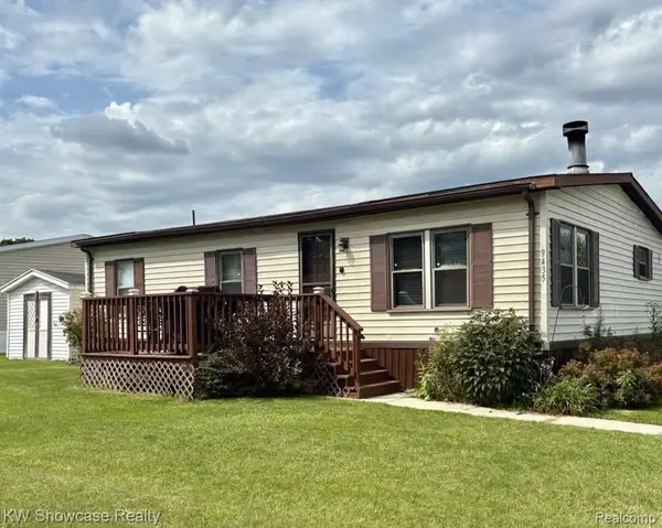 9435 Hunters Rill, Fenton, MI 48430