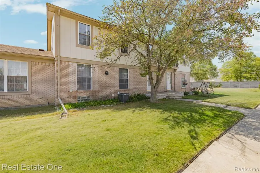 35367 Tall Oaks, Sterling Heights, MI 48312 - #3