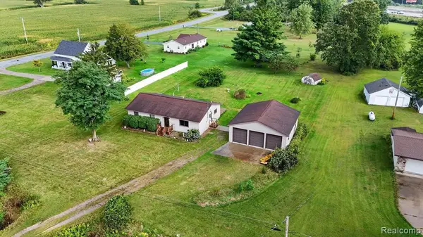 10977 Maple, Birch Run, MI 48415