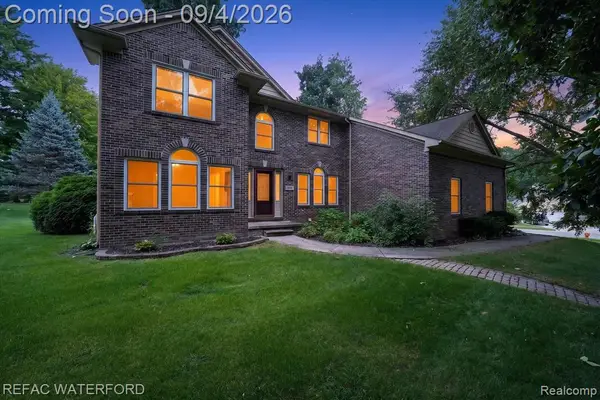 4380 Red Oak, Waterford, MI 48329