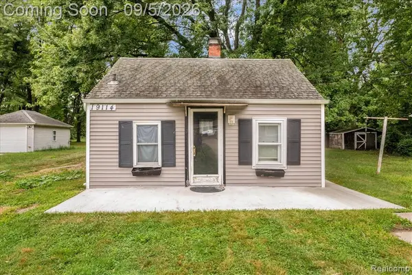 19114 Toepfer, Eastpointe, MI 48021