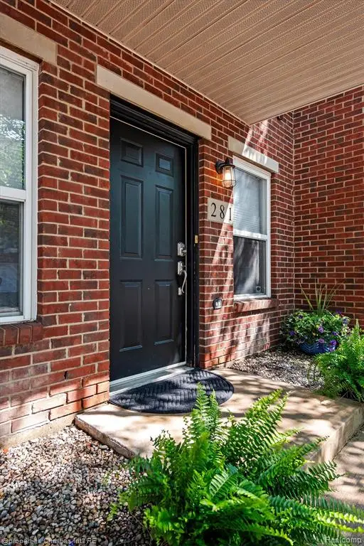 281 E Palmer #7, Detroit, MI 48202