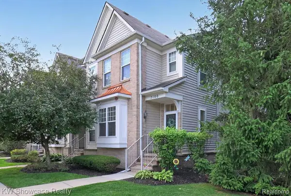 7100 Heron Hills, Wolverine Lake, MI 48390