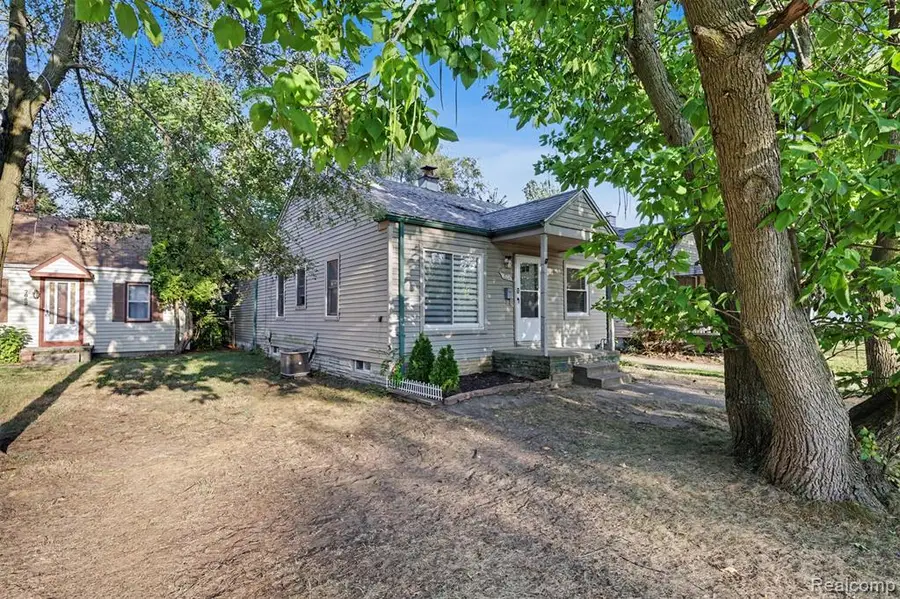7634 Hazelton, Dearborn Heights, MI 48127 - #3