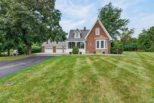 25349 E Huron River, Flat Rock, MI 48134