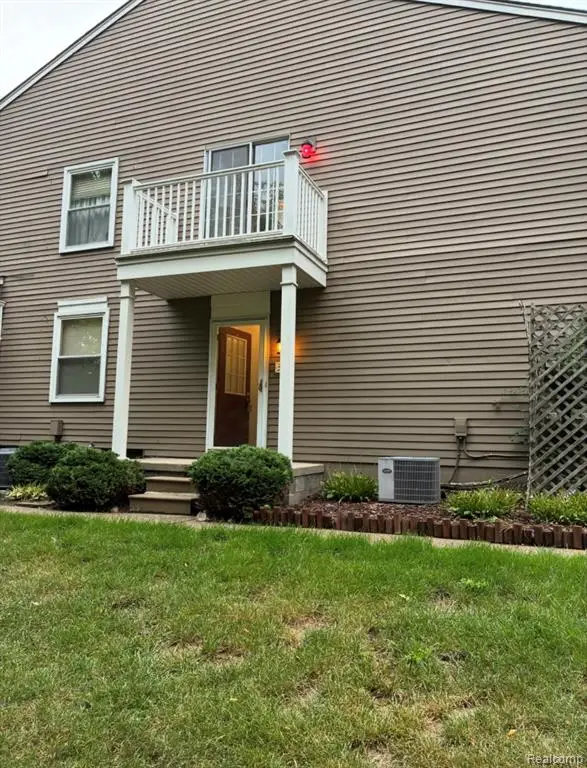 389 Neptune #208, Walled Lake, MI 48390 - #1
