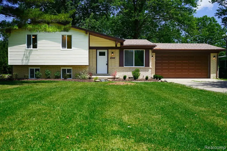 48297 Mallard, Chesterfield, MI 48047 - #2