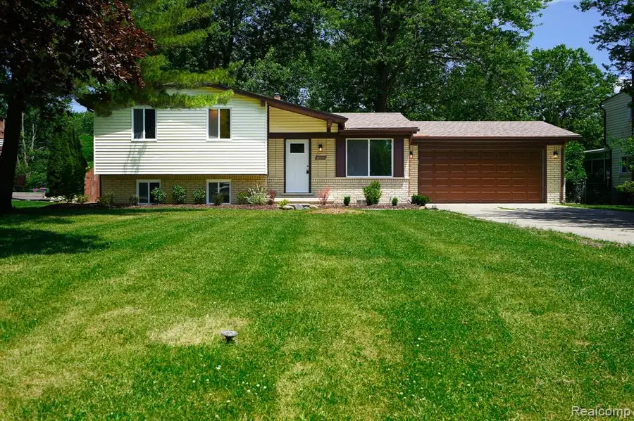 48297 Mallard, Chesterfield, MI 48047 - #3