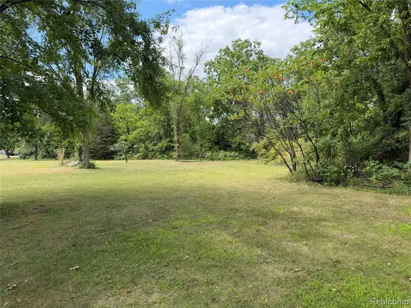 9177 Bemis, Ypsilanti, MI 48197