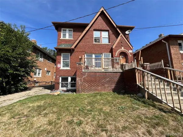74 Newberry, Pontiac, MI 48341