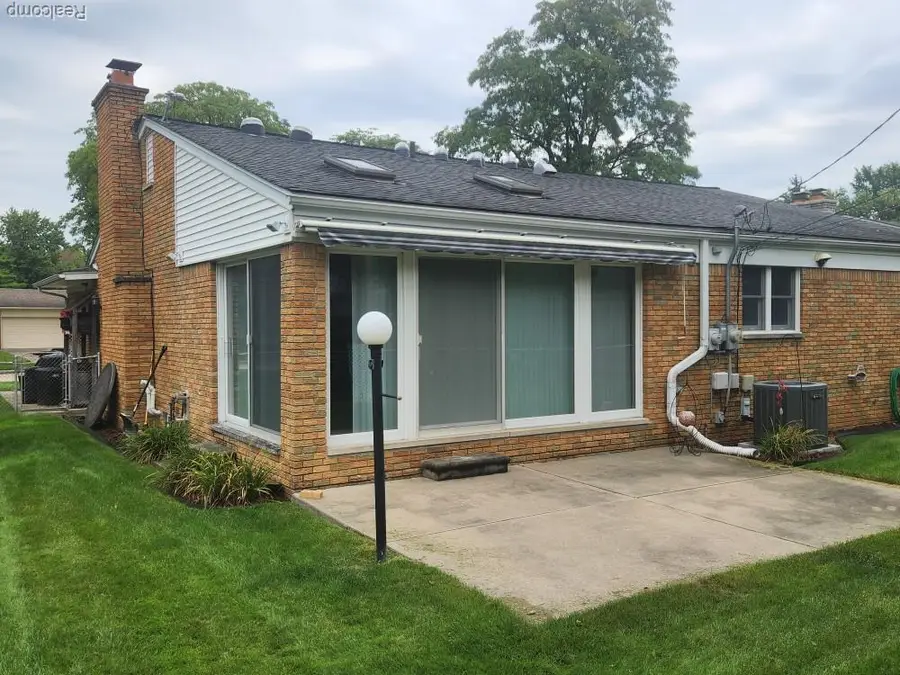 30127 Brookview, Livonia, MI 48152 - #2