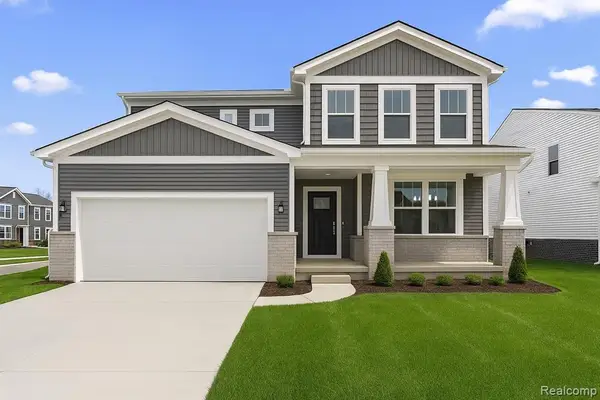676 Gretchen, Saline, MI 48176