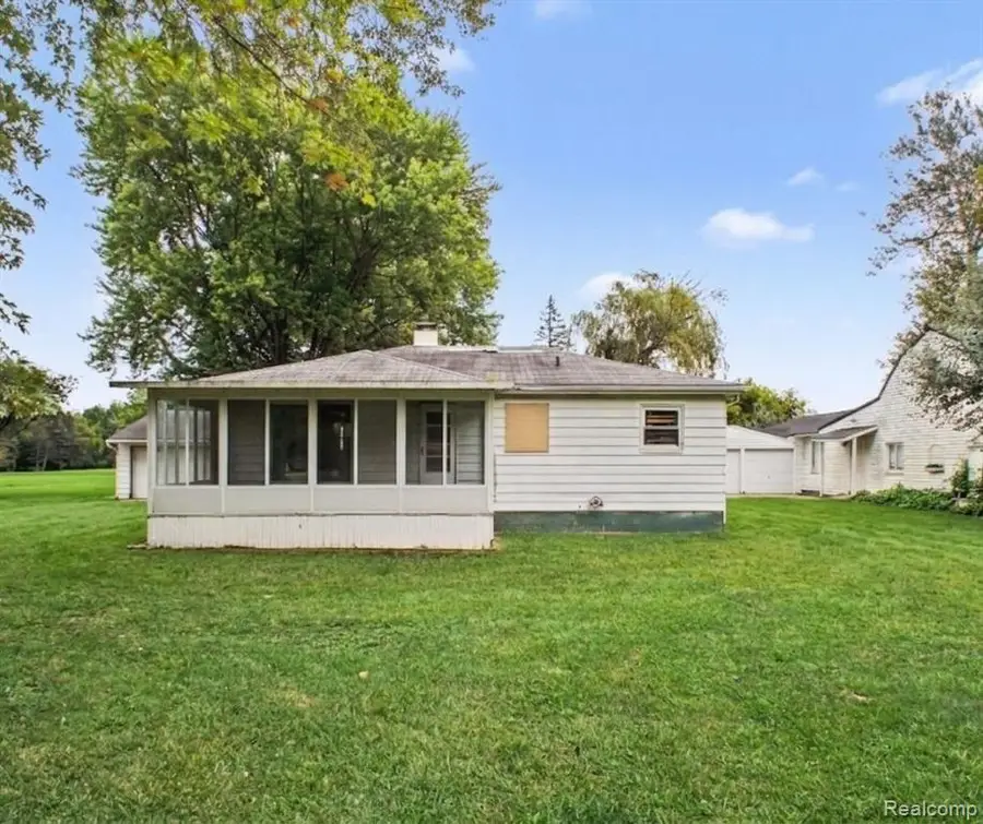 5082 N Center, Flint, MI 48506 - #2